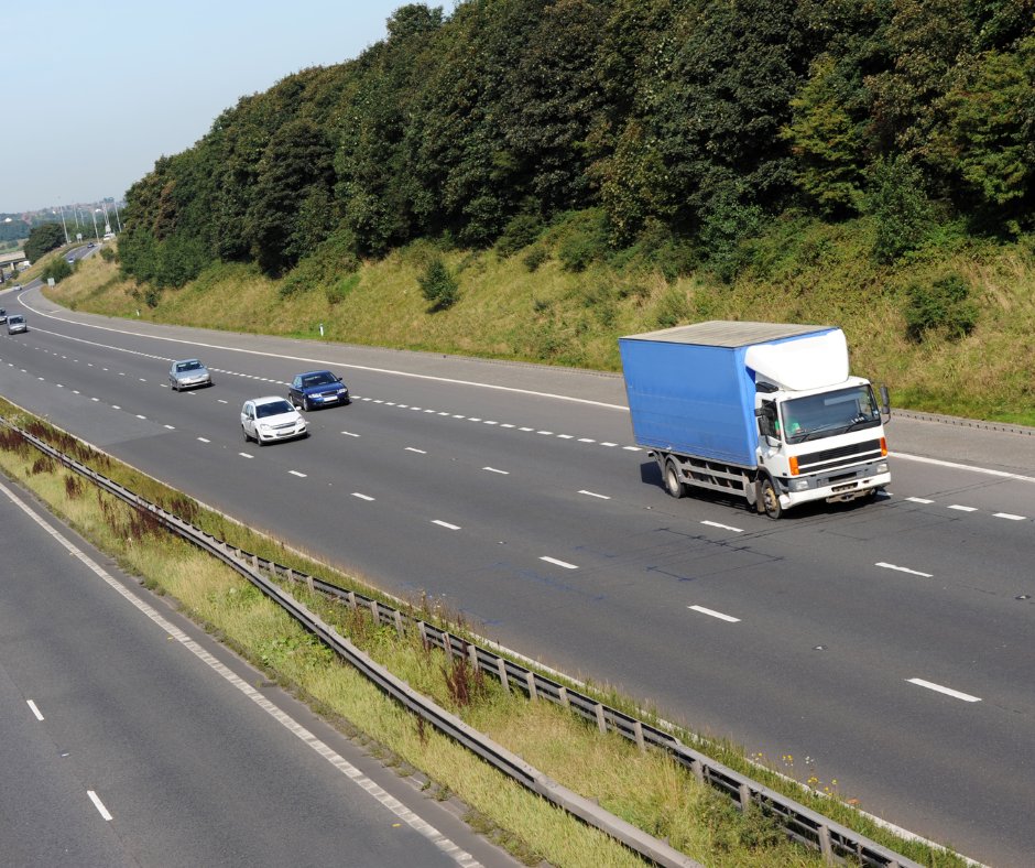 MSMTrainingLtd's tweet photo. To become a heavy goods vehicle, bus or coach driver you need:

- a full car licence
- to be over 18
- a Driver Certificate of Professional Competence (CPC)

Book your training here > https://t.co/ceBnp3kODc https://t.co/nkHkJ8GbqU