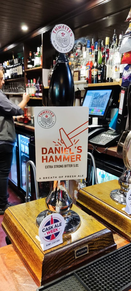 Jonathon_Prasad's tweet photo. Great to see the return of this much loved (and missed) favourite #danielshammer @pendleinn in time for #CaskAleWeek.... Its just as I remember! @GillyOfficial @ThwaitesBrewery any chance of a limited run of bottles? @camraeastlancs @caskaleweek @CaskFinder https://t.co/E9aKx0y8IK