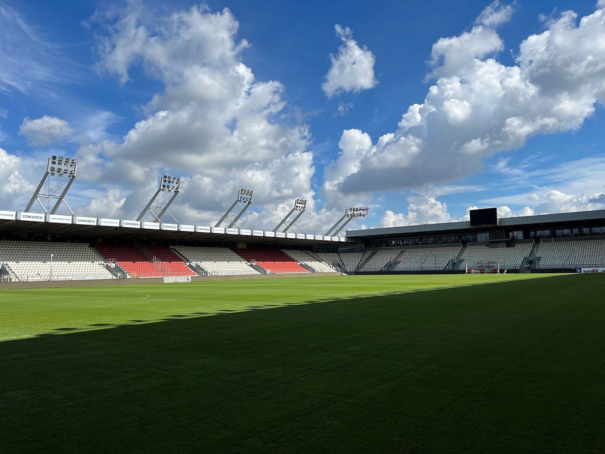 We've had consultants on the ground across Europe both prior to, and since the start of the 2022/23 Champions League, Europa League and Europa Conference League competitions as part of the UEFA Pitch Support Programme⚽

#uefa #support #agronomy #europe