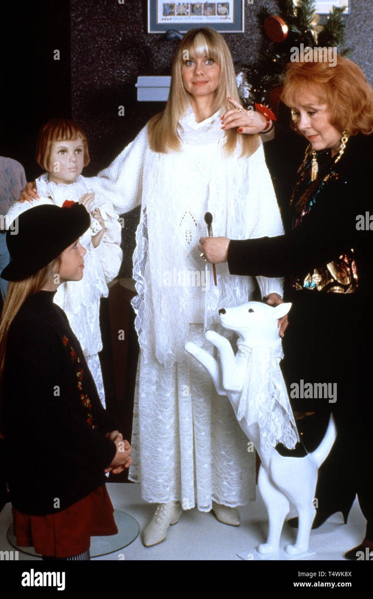 Disney_Wiki's tweet photo. Happy Birthday, to the late Olivia Newton-John
For Disney, she portrayed Amy Miller in the made-for-television Christmas fantasy-comedy film, #AMomForChristmas, which aired on NBC. https://t.co/MYqwzhEfom