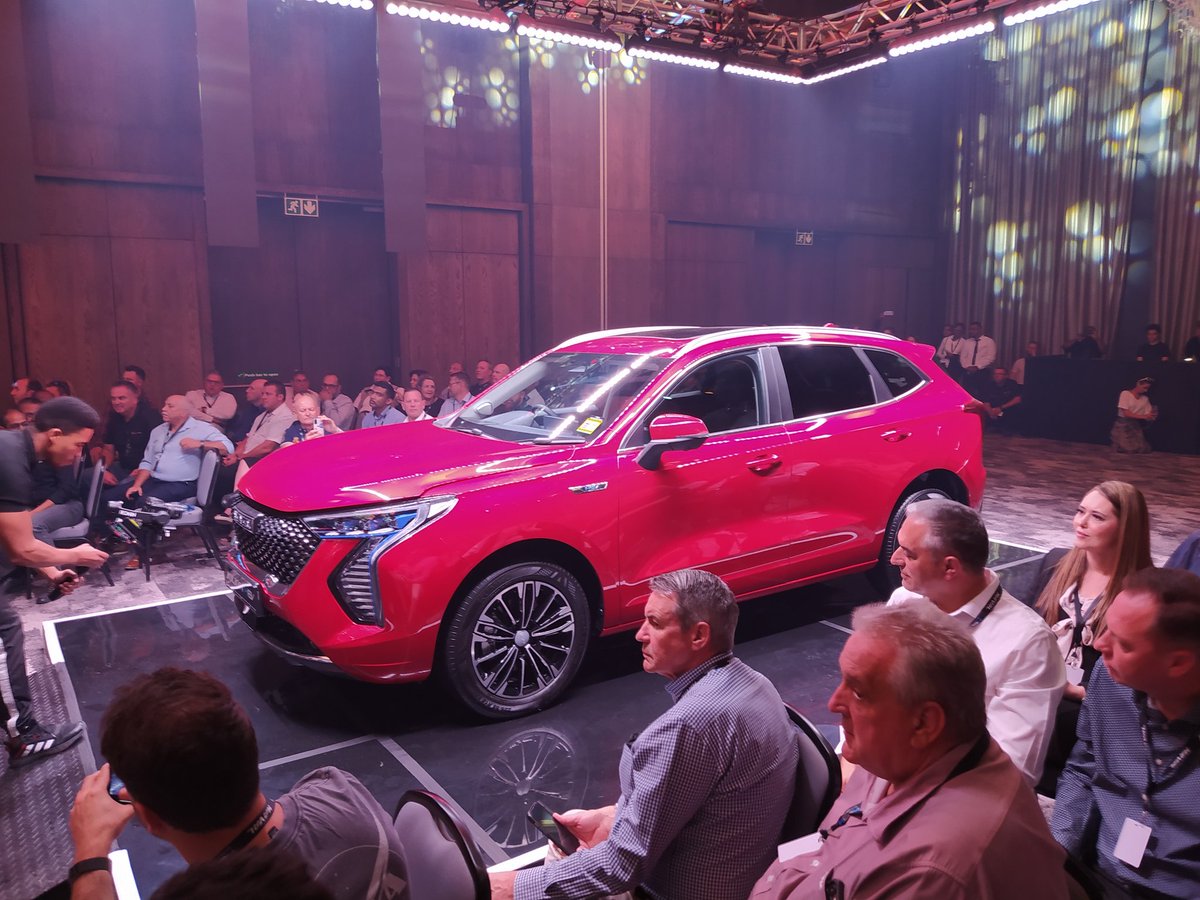 cars_pixels's tweet image. Haval South Africa had a surprise for us at the H6 HEV launch today. The automaker also unveiled the new Jolion hybrid!

#HavalSouthAfrica #ASmarterWayToDrive #HAVALH6HEV