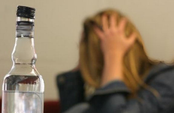 kmpolsztyn's tweet photo. Matka 5-letniego chłopca miała ponad 3,5 promila alkoholu w organizmie, jej brat, który miał przez chwilę zająć się maluchem miał 1,3 promila alkoholu w organizmie... Niezbędna okazała się pomoc z zewnątrz. Tę sytuację rozpatrzy teraz #SRiN
https://t.co/B6L2zKhE7o https://t.co/Aqud1vq8SX