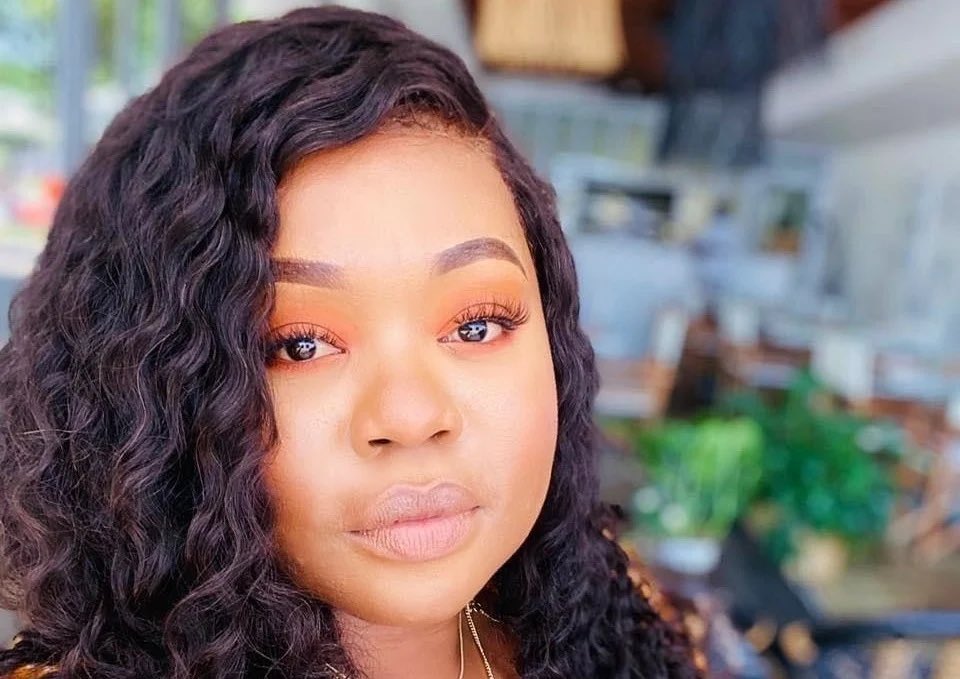 AdvoBarryRoux's tweet photo. Lungiswa Xhamela from Free State is forced to shut down her online English teaching business due to Eskom. Students from US, Turkey, Ukraine, Belgium, &amp; France quit her classes &amp; left bad reviews &amp; ratings on her profile because ongoing electricity cuts interrupted her sessions. https://t.co/y1sclMFjpF