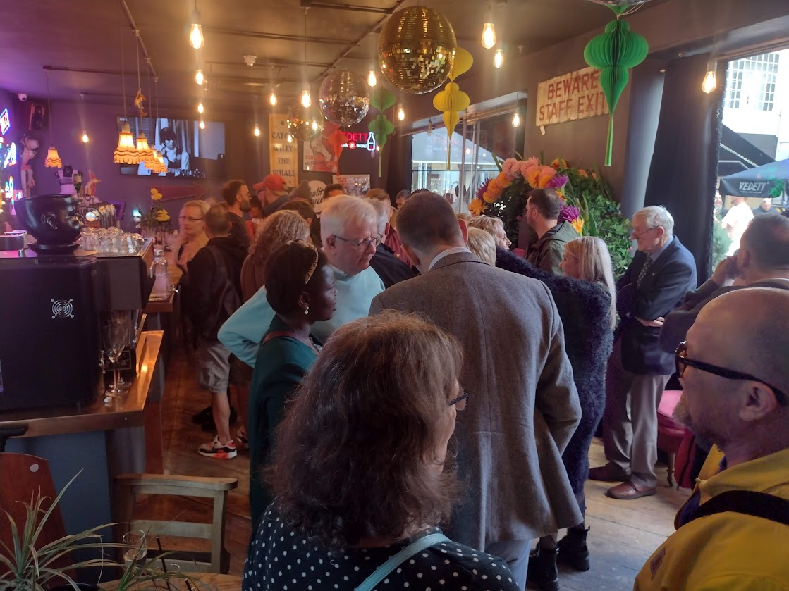 BirminghamCivic's tweet photo. Honoured to unveil a blue plaque in memory of Tony De Vit, legendary DJ and music producer of hard house &amp; hard NRG @custardfactory, a musical legacy transcending generations. A joyous day of happiness, sunshine &amp; smiles @NightingaleBrum @HeavenLGBTClub @BirminghamPride https://t.co/k1HW6yVn45