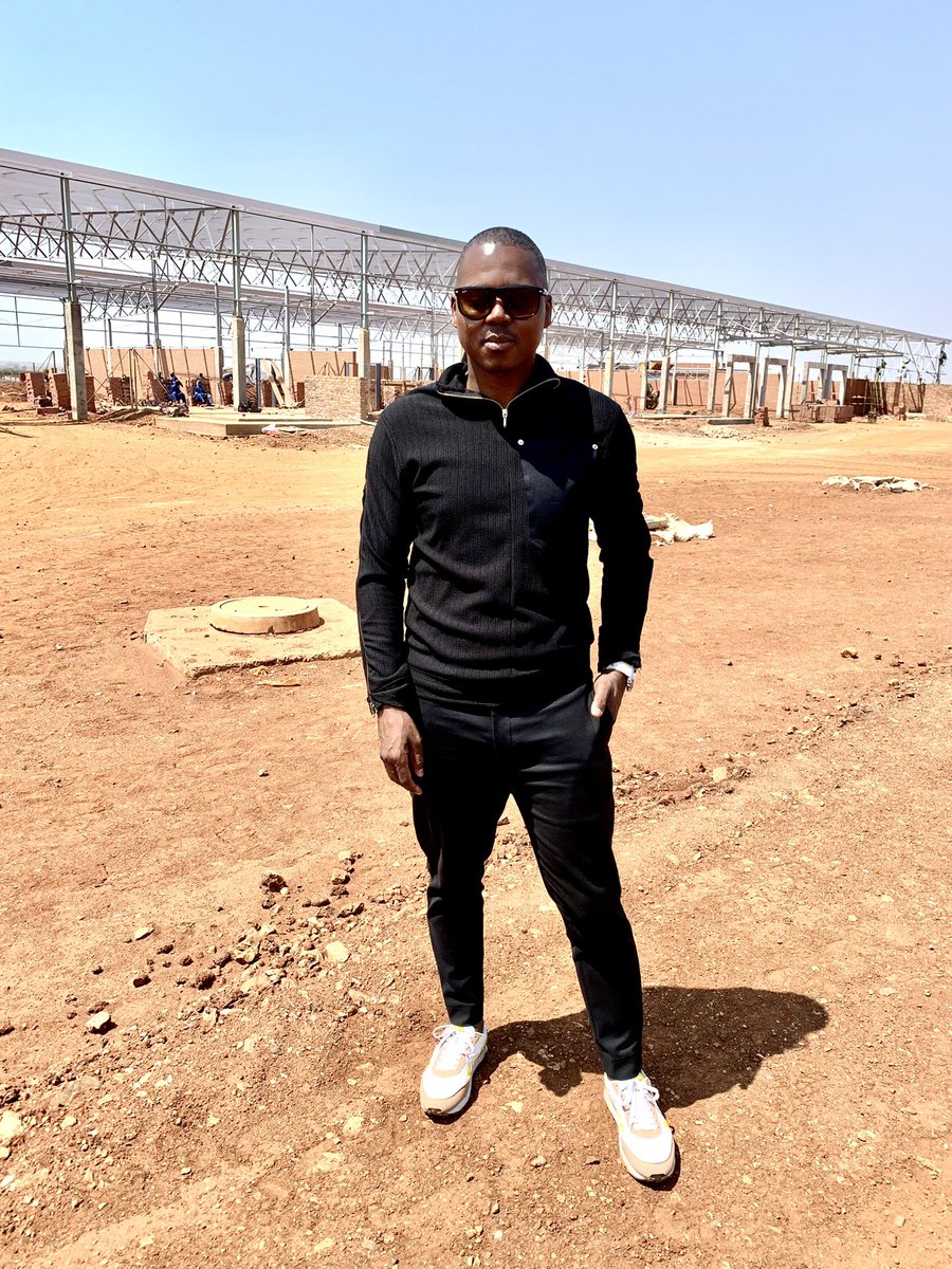 SammyMhaule's tweet photo. 1st site visit of the new home of @kickssports_sa
Even when your dreams seem insane to others. Keep working on them.
Kick your obstacles
Kick your low self esteem
Kick your self doubts and put in the work.
#KeepMoving #1000jobcreation https://t.co/mHbaIoAkz6
