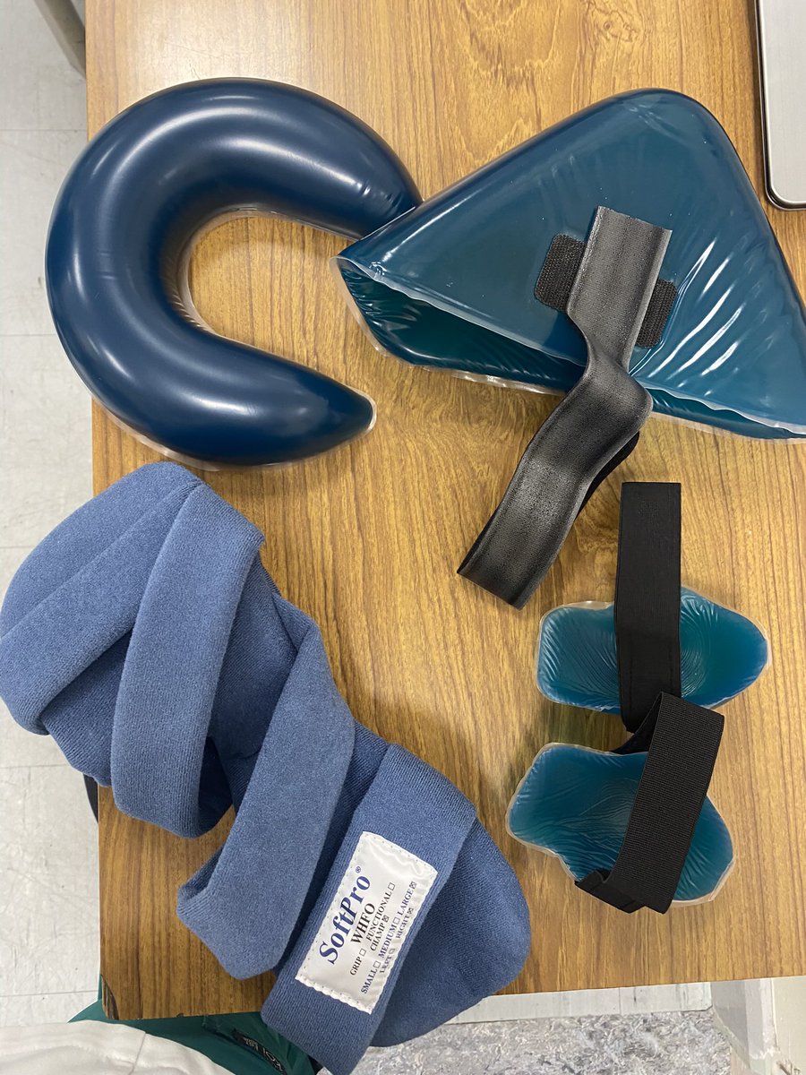 Another great demonstration organised by our CPD working group. Various options for cushions, splinting and alternative pressure relief options explored. Pressure relief has great relevance throughout the whole acute hospital setting @MaterTVNs @MaterFIT @MaterNursing @Mater_ICU