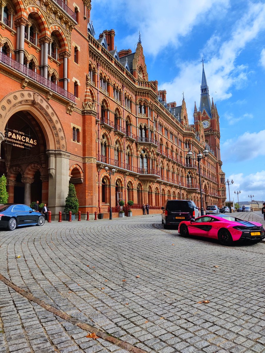 RolandoCryptos's tweet photo. $HEX  McLaren seen in London👀 Any Hexican here? manifest yourself https://t.co/WmQKxssuU1