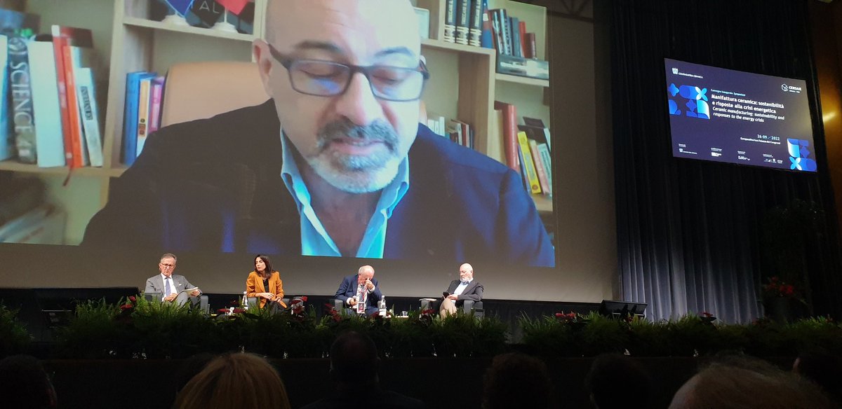 RBatier's tweet image. Minister for Ecological Transition Roberto Cingolani believes an EU price cap on gas as a temporary measure would have helped to weather the #EnergyCrisis and cannot be postponed any longer. Minister Cingolani hopes a proposal will be made for the #EnergyCouncil of 30 Sept