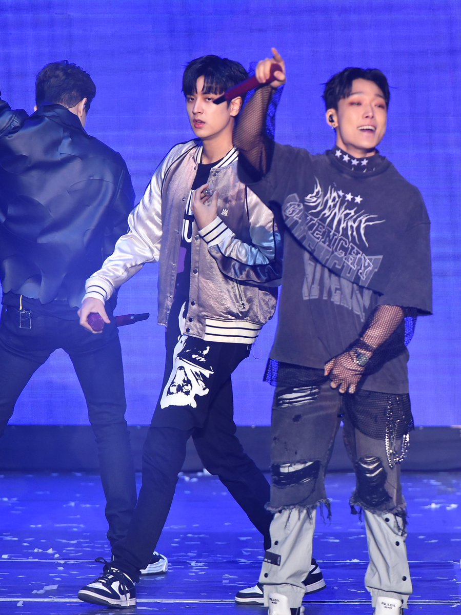 TheBigDome's tweet photo. Here you go 😉

#KPM2ManilaAtTheBigDome #iKON #CHANWOO #JUNHOE #BOBBY #TheBigDome #KPM2MANILA https://t.co/G5Bk69JXNB