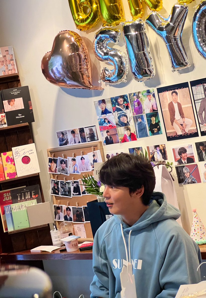 CAFE_Earningss's tweet photo. 📢

'어닝서프라이즈 청담테라스' 에
'배우 윤시윤' 님이 방문해 주셨습니다.

미니팬미팅으로 근황얘기도 해주시고 
포토타임까지 가졌습니다♥️

다정하고 멋진 배우님께 감사드리며,
어닝서프라이즈도 
배우 윤시윤님의 생일을
진심으로 축하합니다💕

#윤시윤 #yoonsiyoon #카페대관 #청담역카페 https://t.co/sFc2inFwkS