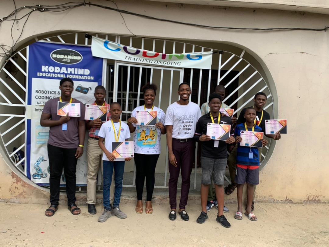 kodamind's tweet photo. Pictures from kodamind's concluded code camp. Only programming can put such smiles on our faces. 😁😁
#universities #coding #programming #nigerianswhocode #technology https://t.co/V3Ip2lhYTa
