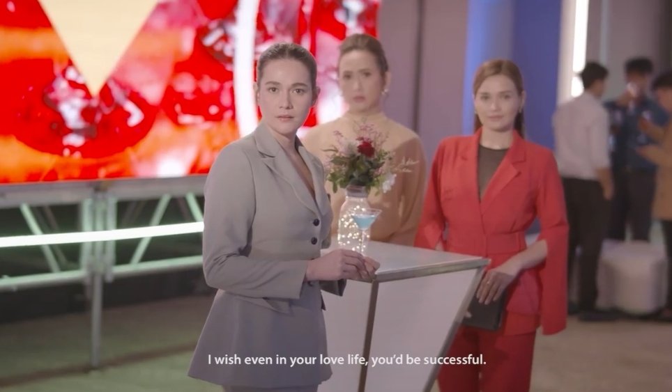 baltazar_yap's tweet photo. Sino kaya ang hinihintay nila? Lahat naka abang. Si Tristan ba? O si Dave? 
Bea Alonzo sino nga ba? 

#SUPHWorldPremiere
BEAutifulSTART withGMA https://t.co/fiHtNxQslr
