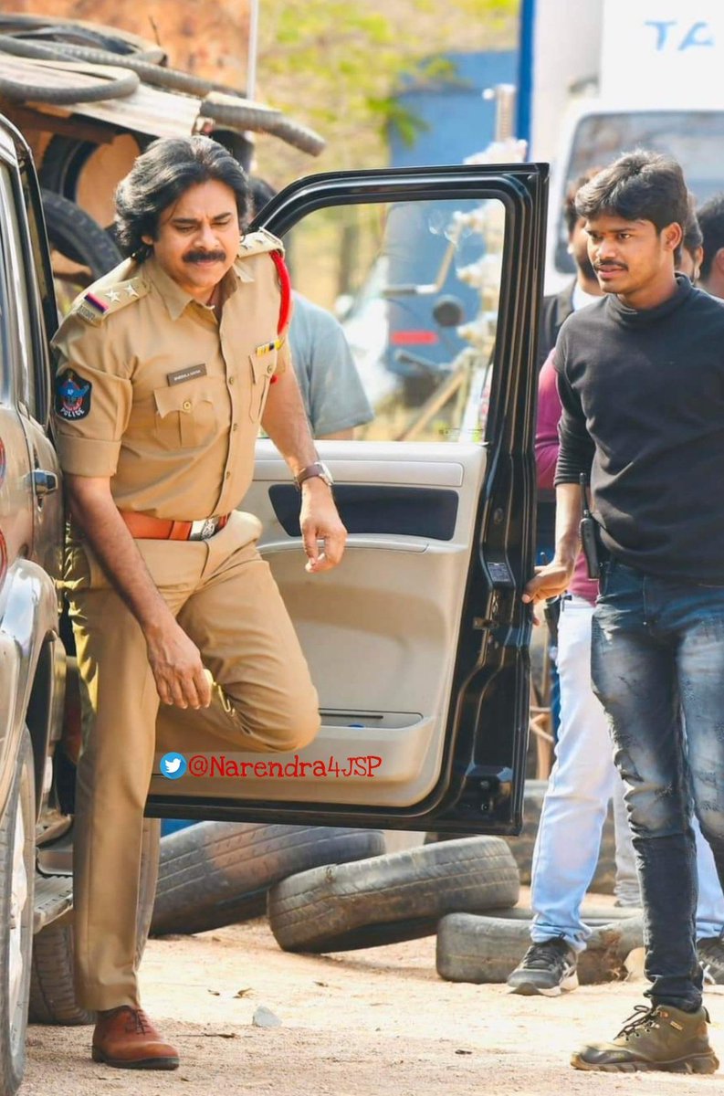 KarnatakaPSPKFC's tweet photo. . @PawanKalyan + Police Dress 🔥👑 https://t.co/4UW12FKxTh