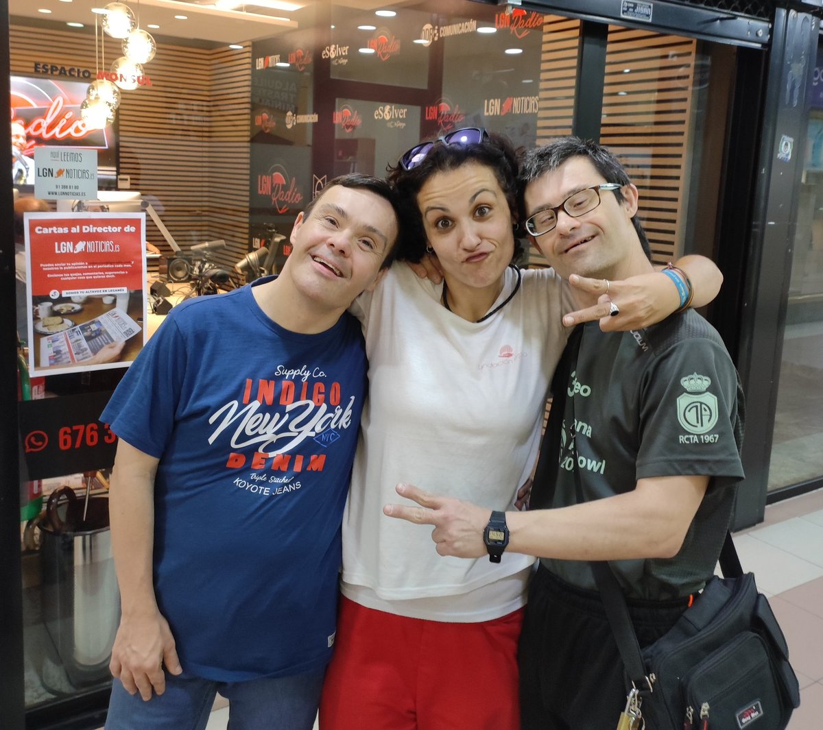 EsferaFundacion's tweet photo. Zazo y Benito participan en #centroocupacional y han acudido al programa #MuyCapaces para hablar de #Revisep, el proyecto que fomenta un #envejecimientoactivo y refuerza la memoria
Sofía es la educadora que dirige la iniciativa, y ha destacado los beneficios de esta experiencia https://t.co/7Vi1YCGl5i