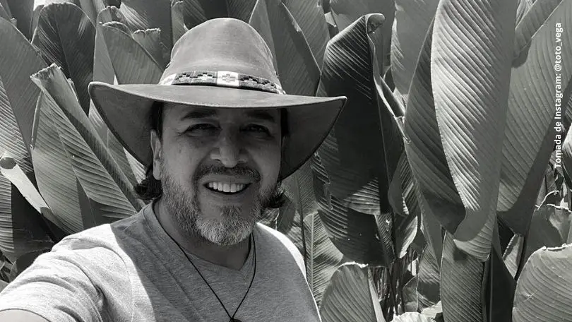 CaracolBga's tweet photo. #NoticiasDelDía | Murió el actor santandereano Toto Vega, organizador del Festival de Cine Verde de Barichara. https://t.co/zeQ86DeapD