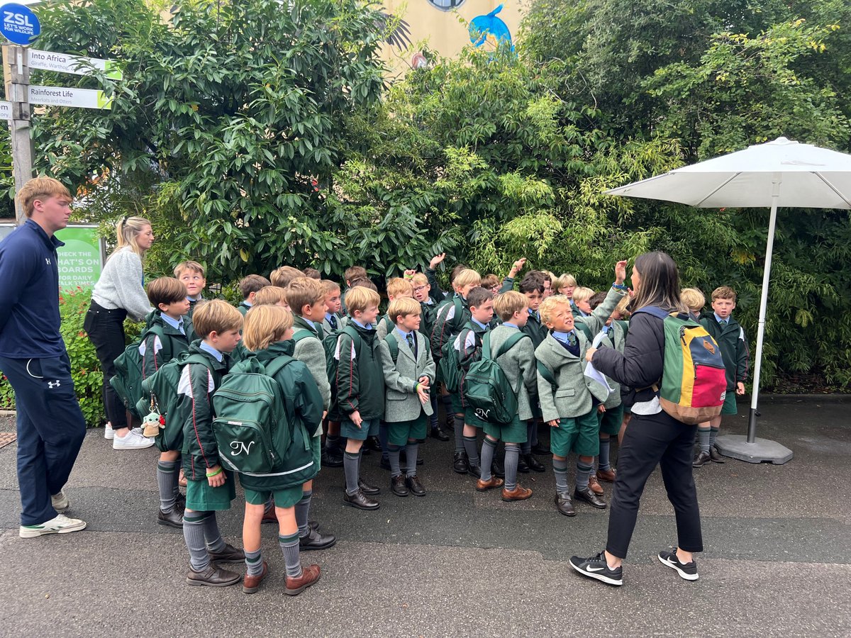 BroomwoodHeadBB's tweet photo. The Shell boys have just arrived at London Zoo for their Science Trip and luckily it has stopped raining. #NWSnlShell #NWSnlScience https://t.co/9B1uj1HqS5