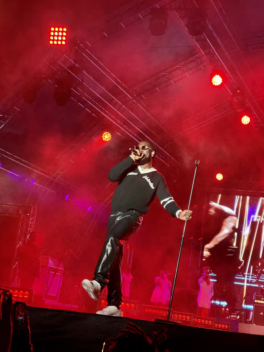 Lornambk's tweet photo. LEGENDARY!!!
@burnaboy ❤️ https://t.co/LwEM7ne1zT