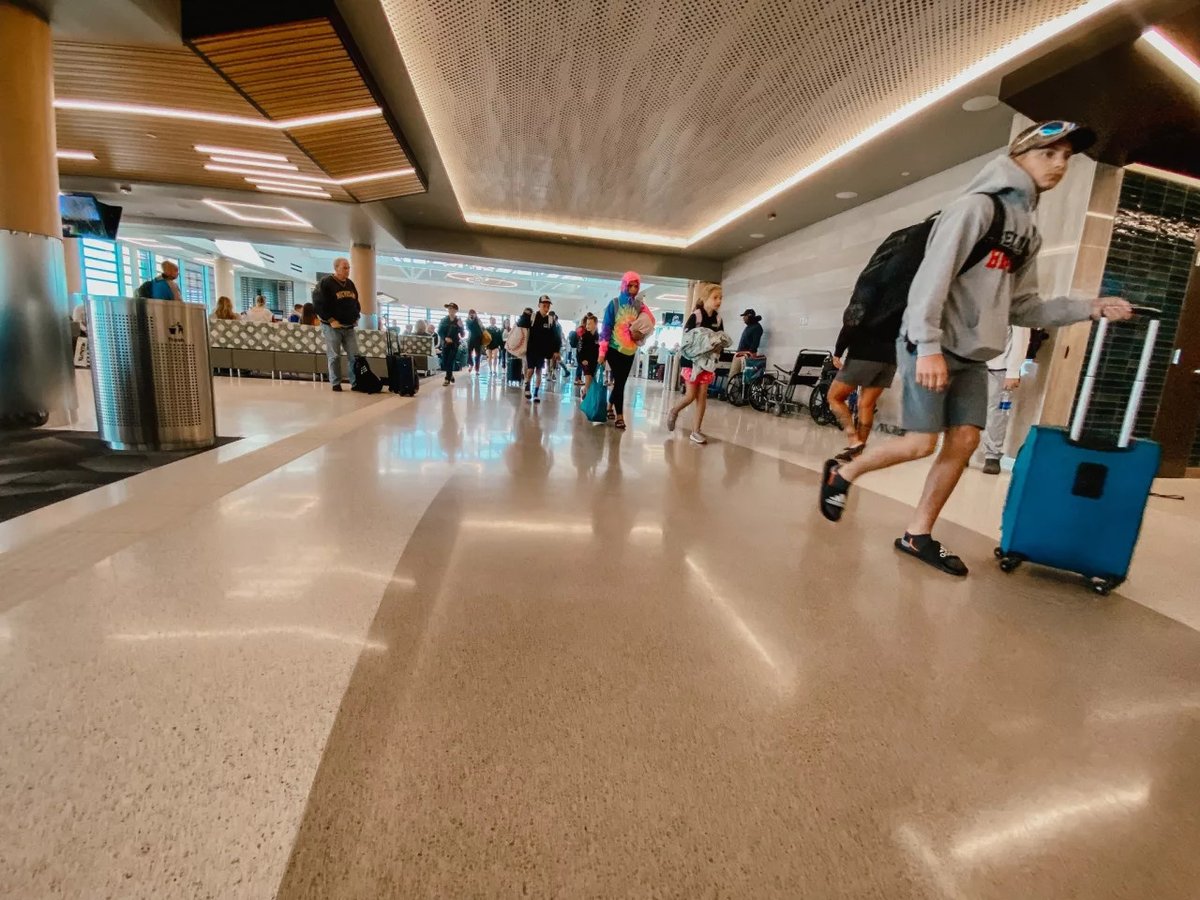 AirportSupplier's tweet photo. Fort Wayne International Airport Opens Expanded Passenger Gate Area https://t.co/wD2OCgIuJo @flyfwa #FortWayneAirport #Aviation #Airports #AWSFoundation https://t.co/xogN2pTMvj