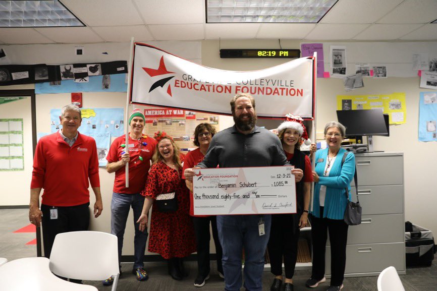 It’s Battle of the Red Rail Week! 
🏈 🐎 🐾 

Teachers! Don’t forget!  The Star 🌟 Teaching Grant application for <a href="/GCISD/">Grapevine-Colleyville ISD</a> closes this Friday, 9-30! 📆 

Last year, the Education Foundation presented $71,000 worth of grants to 23 recipients! 

Apply here: gcedfoundation.org