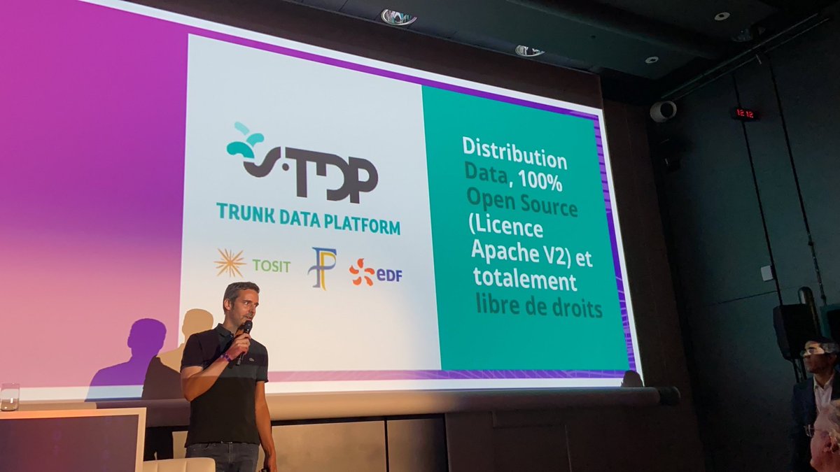 TOSITOpenSource's tweet image. &quot;L&apos;éléphant vit encore !&quot;, en cours à @bigdataparis par Edouard ROUSSEAUX sur #trunkdataplatform , une distribution @hadoop 100% #OpenSource libérée par @TOSITOpenSource &amp;amp; co-construite par @EDFofficiel &amp;amp; @dgfip_officiel &amp;gt; RDV au stand C42 pour en savoir plus ! #BDAIP22