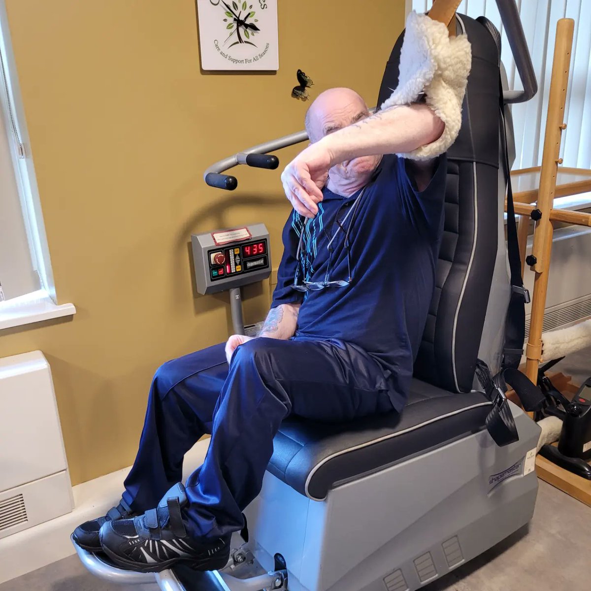 To help Mark with his mobility and flexibility of his muscles (due to a stroke he has limited movement in his left side) Mark uses the shape master machine to relieve any tension in his arms and legs 👨🏻‍🦼💪🏻🦵🏻 <a href="/TheStrokeAssoc/">Stroke Association</a>
