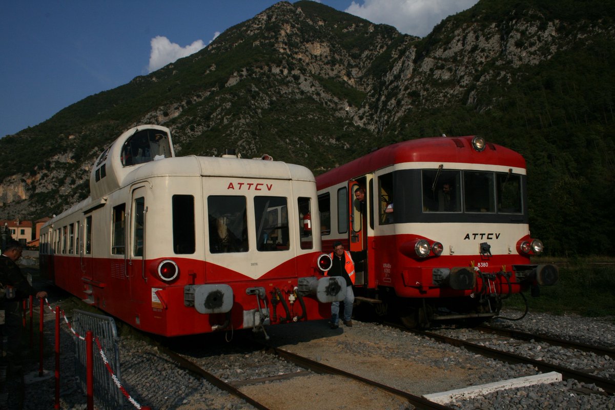 Du 26 au 28 septembre 2008, le Picasso X 3976 et la Caravelle X 4567 rejoignaient Breil-sur-Roya pour un rassemblement de matériels historiques préservés Quel magnifique souvenir! @TERSUD_SNCF #Patrimoine