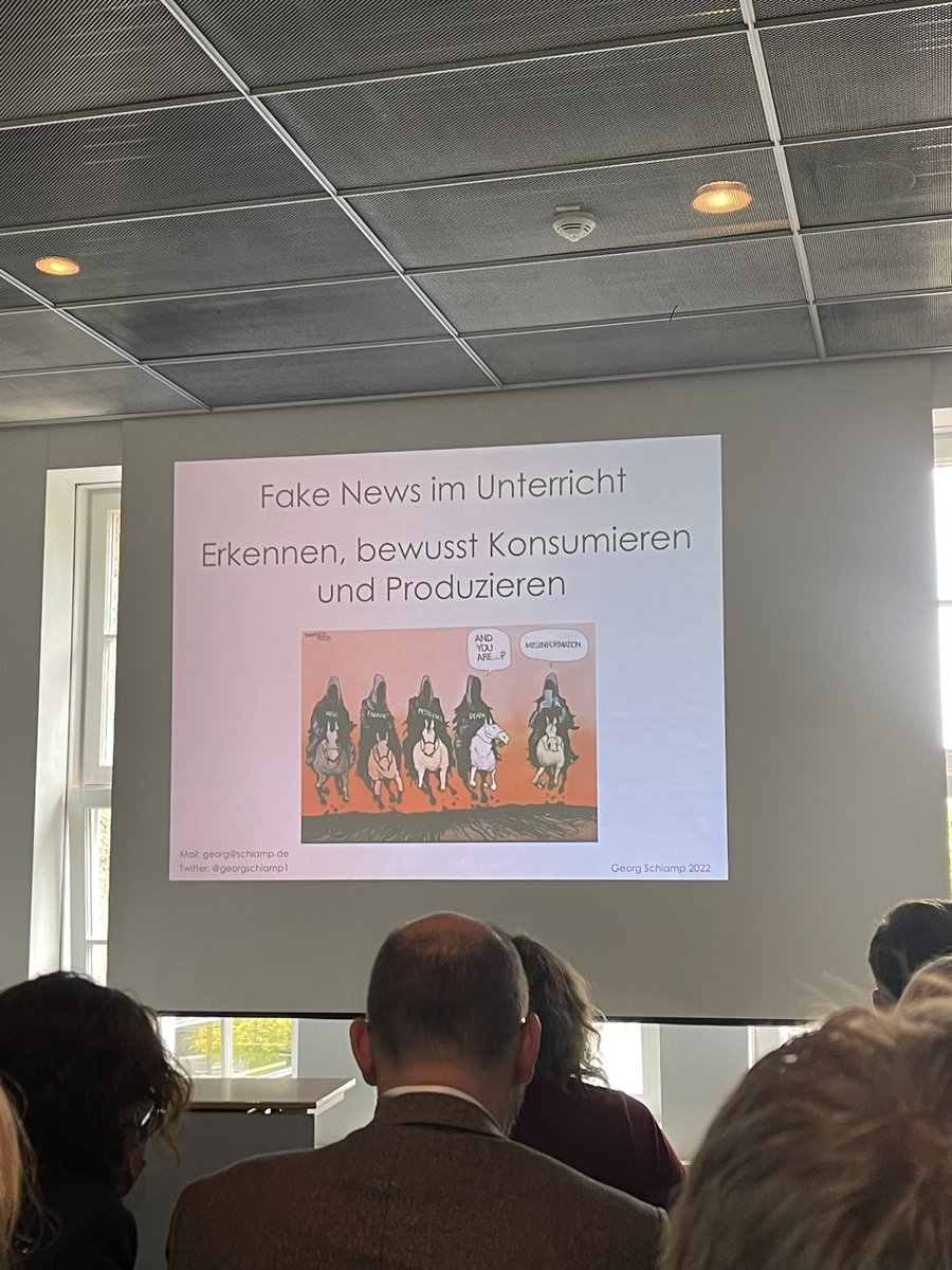 Und nun beim Geburtstagkind himself <a href="/georgschlamp1/">Georg</a> . Schön, dass du mit uns „feierst“. #molol22