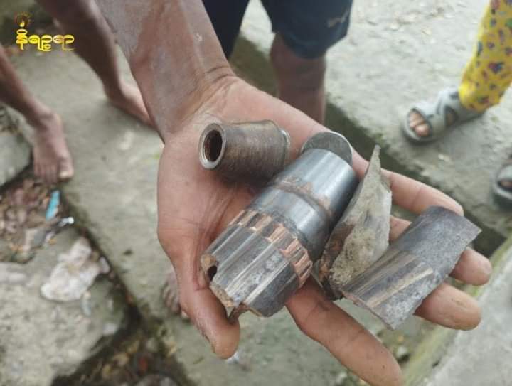 26.9.2022
In Rakhine state , Min Bya 
Township .
Helicopters shooting guns
into the villages by myanmar terrorist army . So , three
civillans are injures , Khung
laung village. Pleases ,
watch World , UN .