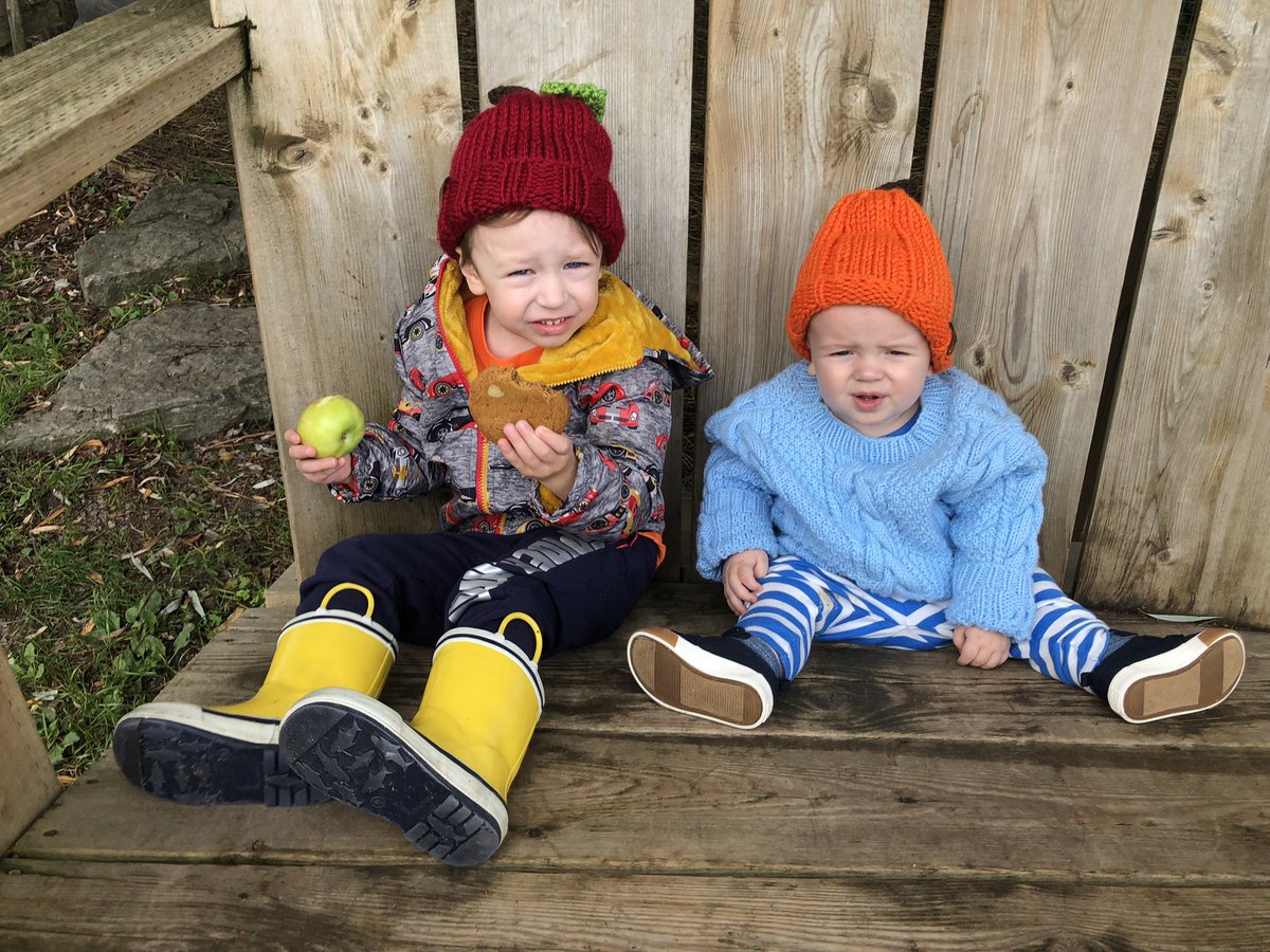 Kennvict's tweet photo. ❤️fall 🍁#sweaterweather #pumpkin #applepicking #memories https://t.co/LmmlJw2TOB