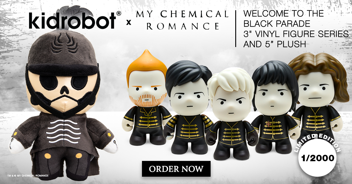 Dropping now - Only 2000 sets of My Chemical Romance 'Welcome to the Black Parade' mini-figures of the band, plus a Pepe plush! ow.ly/4eIG50KT4vE #MCRMonday @MCRofficial #blackparade @gerardway @mikeyway #franklero @raytoro