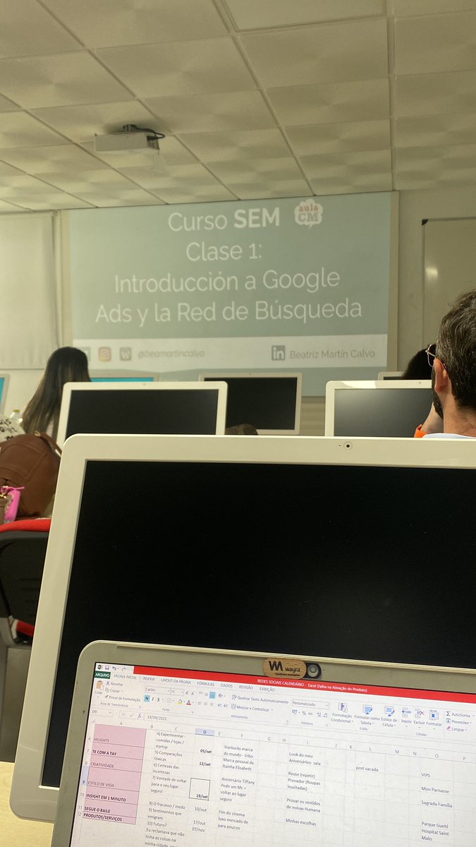 taynealcantara's tweet photo. Regresamos 🤗
Te echo de menos @aulaCM 
Nuevo módulo del master de #marketingdigital https://t.co/vh6GfT02gy