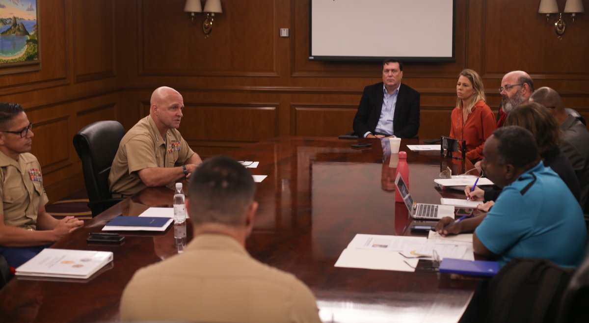 MARFORSOUTH's tweet image. #UNITASLXIII: IN THE SPOTLIGHT 🎥 

Commander of #MARFORSOUTH &amp;amp; @MarForRes, attends a media interview w/ Brazilian press during exercise UNITAS LXIII in #RiodeJaneiro, Sept. 17, 2022. 

#BuildOurTeam | #EnduringPromise | #PromessaDuradoura | #StrengthenPartnership | #Brazil