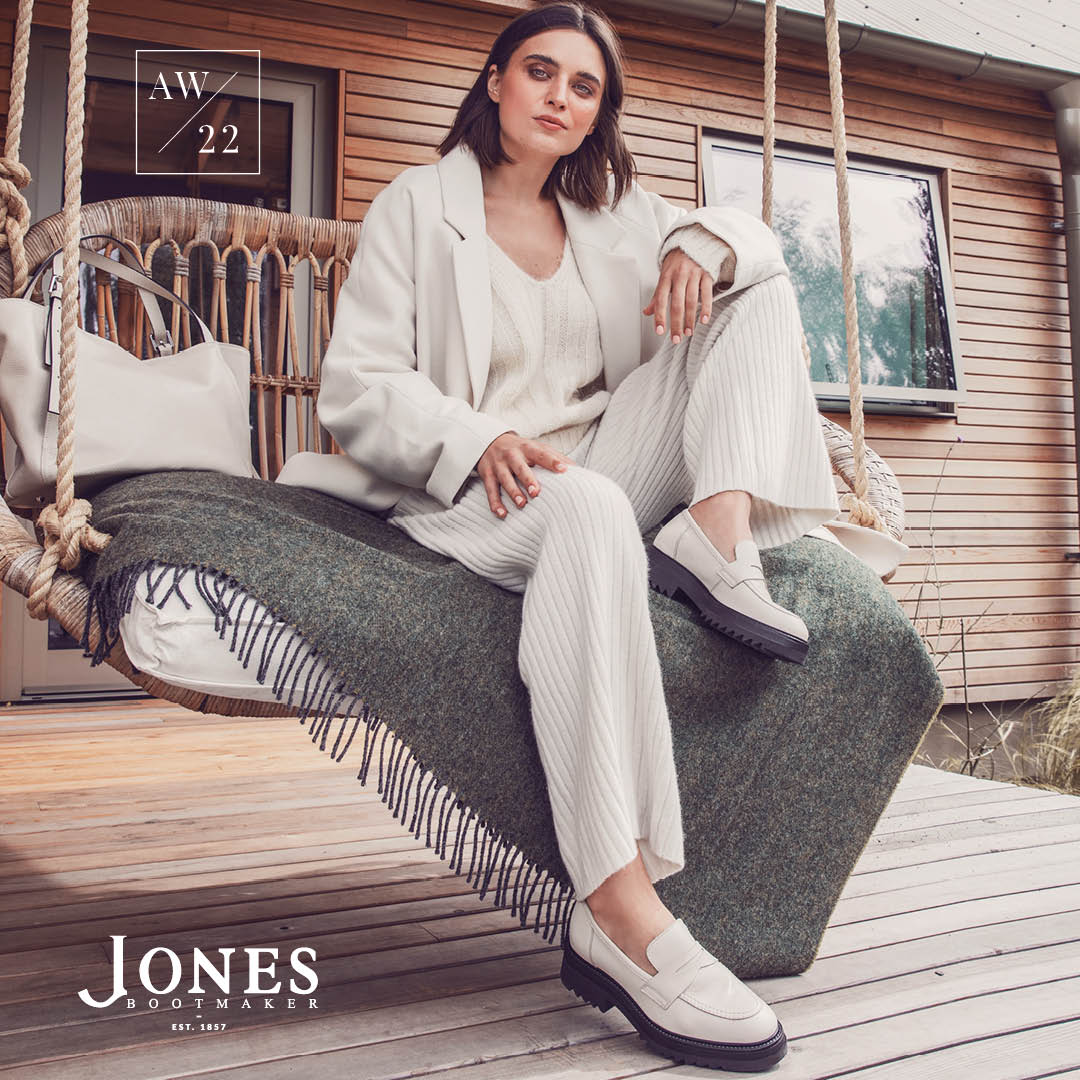 jones bootmaker closing down