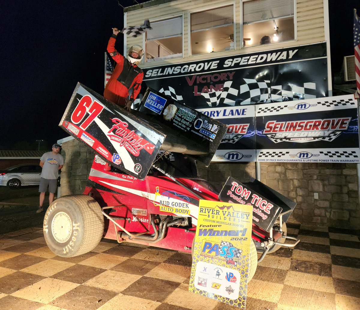 We congratulate hometown drivers Blane Heimbach and Ken Duke on clinching the Lelands.com 410 sprint car and Apache Tree Service 305 sprint car track championships, respectively, on Saturday night!
