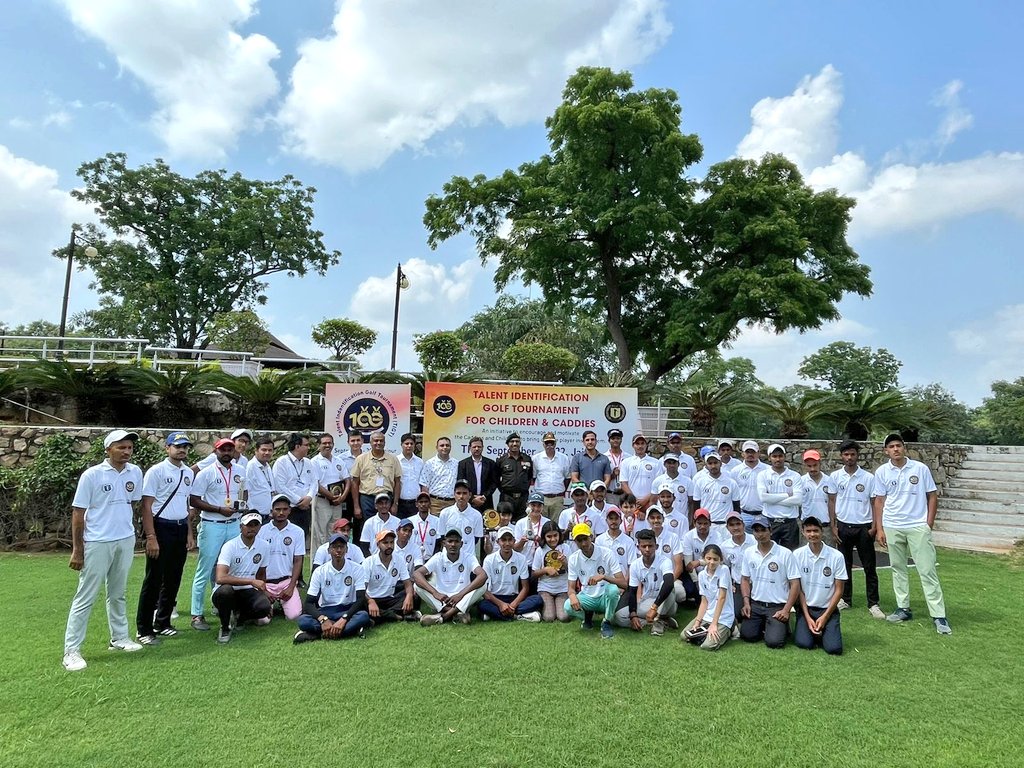 PRODefRjsthn's tweet photo. 100 Medals Targeted Foundation's Talent Identification Golf Tournament held at #Rambagh Golf Club #Jaipur
GOC #61SubArea Maj Gen Rajendra Rai, felicitated the winners
45 caddies&15 children participated
Winners - Mukeem Ali in Caddies category & Shiksha Jain - Children cat https://t.co/51GSljbuXn