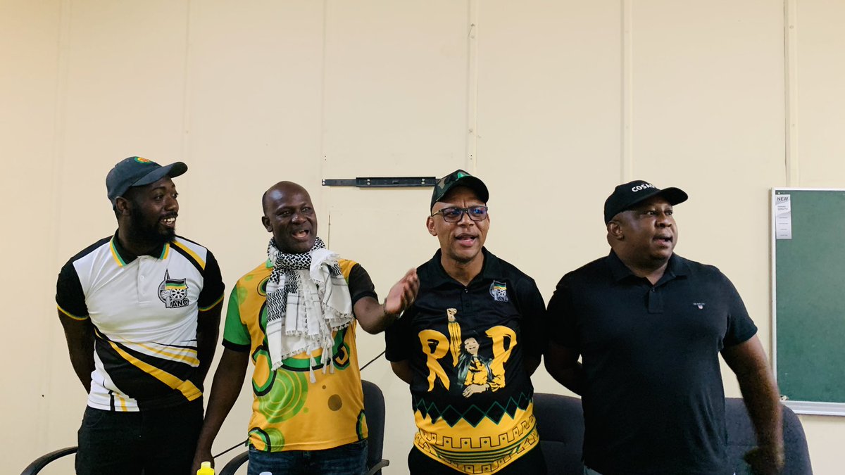 UJSASCO_APB's tweet photo. What a successful induction 🖤💚💛
#siyangena
#ujsrcelections2022 
#ujapbsasco https://t.co/wrXQRvpBhU