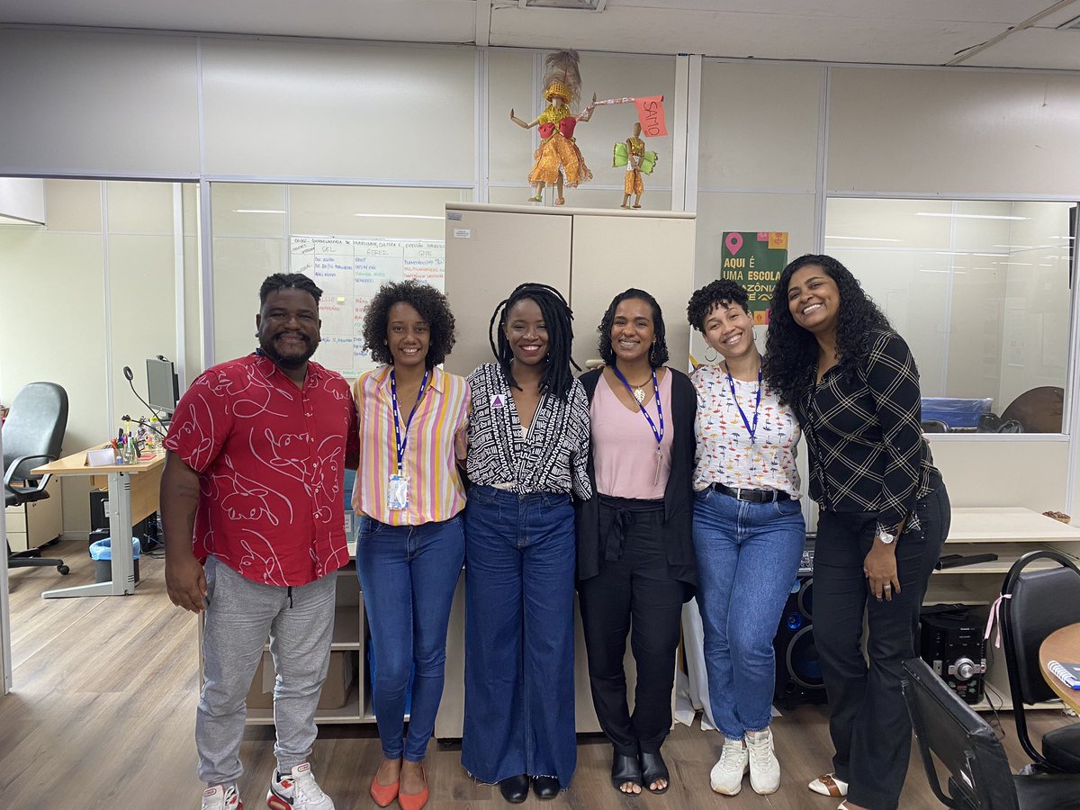 Jacianaa's tweet photo. 2 mil @boneca_dandara nas escolas municipais do RJ!
Formação gratuita para profissionais da Rede pública de ensino - Ferramentas para uma educação antirracista
Apoio da GERER - da @sme_carioca para conseguir fazer essa entrega
Orgulho de nunca ter desistido da Era uma vez o Mundo https://t.co/Z3UIsBgUI7