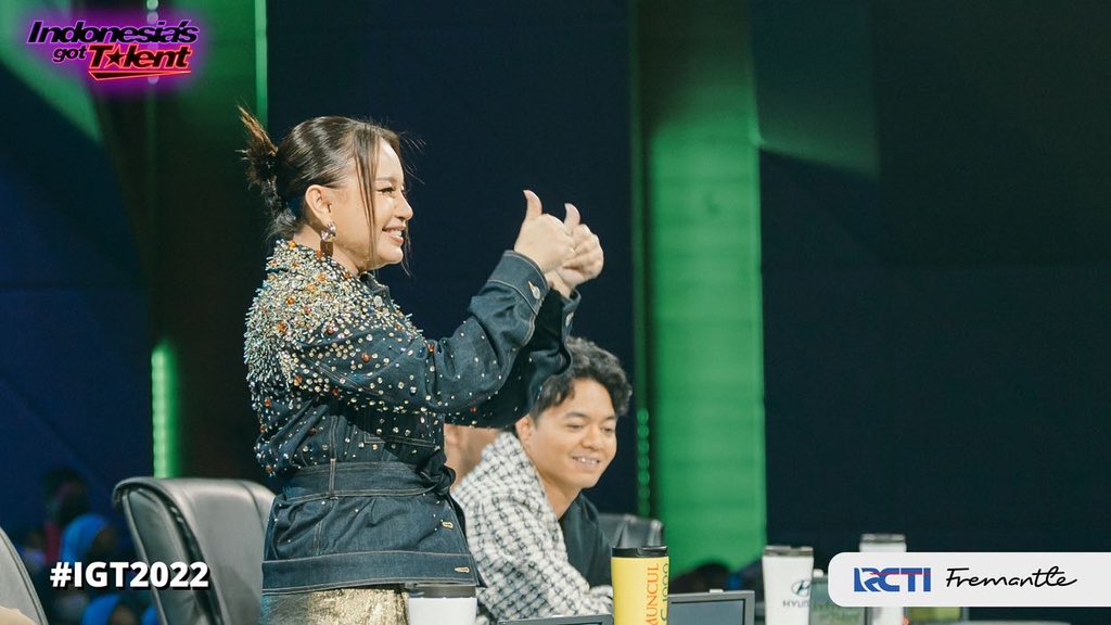 GotTalentID's tweet photo. Banyak gerakan-gerakan yang baru dari N-Lions 🤯
Di penampilan kali ini N-Lions memberikan aerobic taekwondo yang menarik dan berhasil mematahkan besi😱
Kalian udah vote mereka belum?
ONE STAGE, ALL TALENTS🤩✨
#IGT2022 #GOTTALENT2022 #IndonesiasGotTalent #RoadToGrandFinal https://t.co/aJ45sWL6UE
