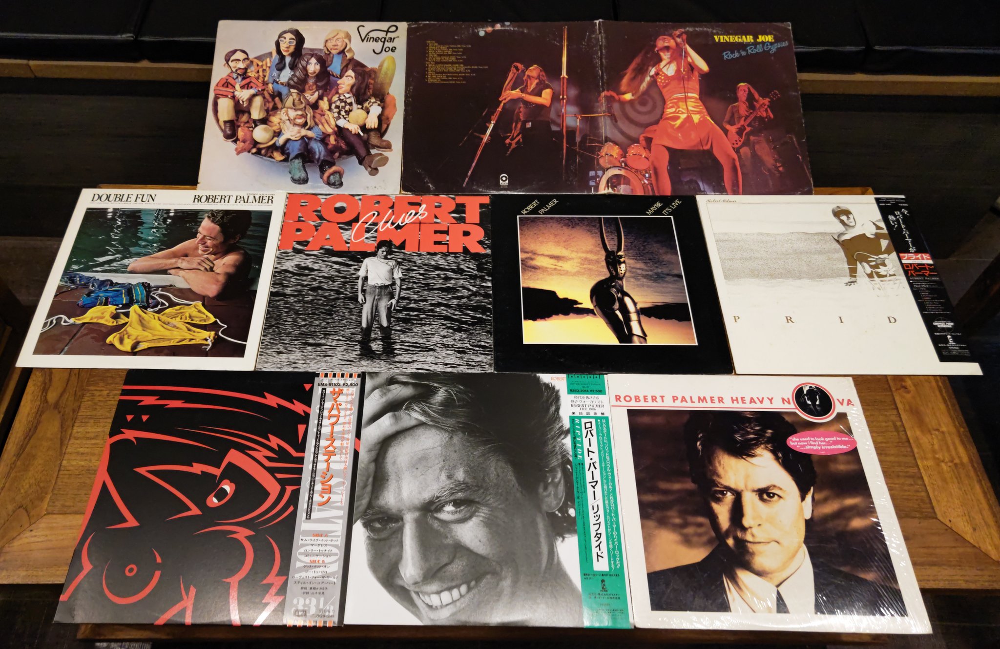 Studio&Cafe 3Chords on Twitter "今日はロバート･パーマー師匠の命日なので、ヴィネガー･ジョーのそのまんま