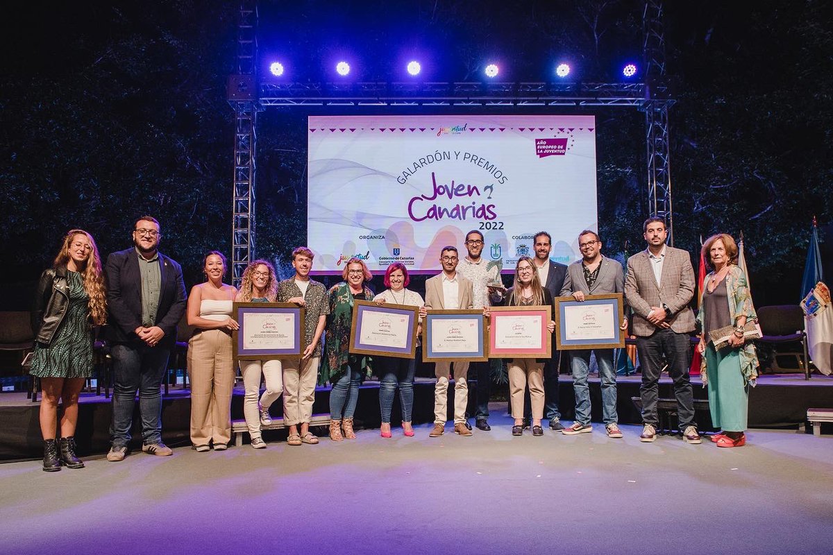 GranCanariaJven's tweet photo. 🎖Asistimos a la entrega de Galardón y Premios Joven Canarias 2022, que tuvo lugar el pasado viernes en la isla de La Palma.

✨ Enhorabuena a todas las personas ganadoras, especialmente a los grancanarios Naroe Valls y a la Asociación Cultural Soy Mamut por sus galardones. https://t.co/32JHmJwNvh