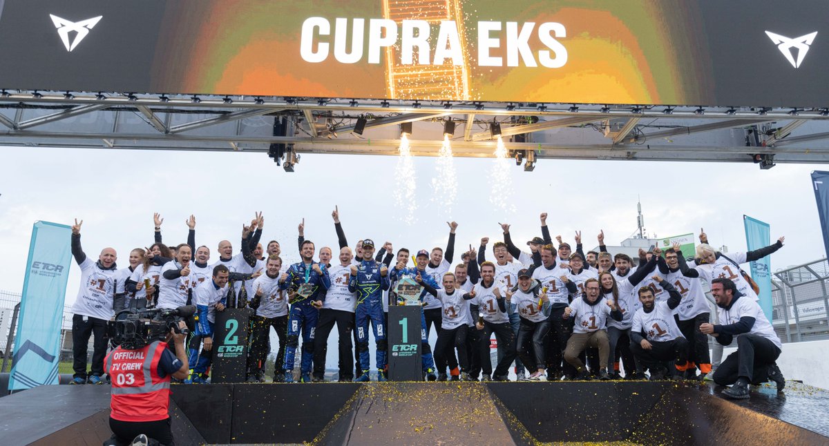 AutoFM (@autofmradio) on Twitter photo ¡¡ Enhorabuena a <a href="/CUPRA_esp/">CUPRA España</a> por ganar el campeonato de turismos eléctricos por segundo año consecutivo!
Su piloto <a href="/TambayRacing/">Adrien Tambay</a> además logra el título de pilotos en su primera temporada en esta competición.
#motorsport #carreras #cocheelectrico #autofm podcastmotor.es ¡¡ Enhorabuena a <a href="/CUPRA_esp/">CUPRA España</a> por ganar el campeonato de turismos eléctricos por segundo año consecutivo!
Su piloto <a href="/TambayRacing/">Adrien Tambay</a> además logra el título de pilotos en su primera temporada en esta competición.
#motorsport #carreras #cocheelectrico #autofm podcastmotor.es