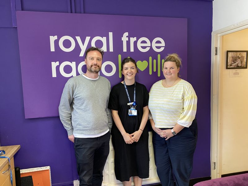royalfreeradio's tweet photo. Organ Donation Week: join us at 1pm Tuesday 27th when Matt, Robyn &amp; Helen (pictured) from North Mid &amp; Barnet Hospitals will be telling John Smeeton all about it. @RoyalFreeNHS @RoyalFreeChty @NorthMidNHS @NorthMidCharity  Listen live at https://t.co/z2HGkm6jZS + listening devices https://t.co/eYHbSs1EFE