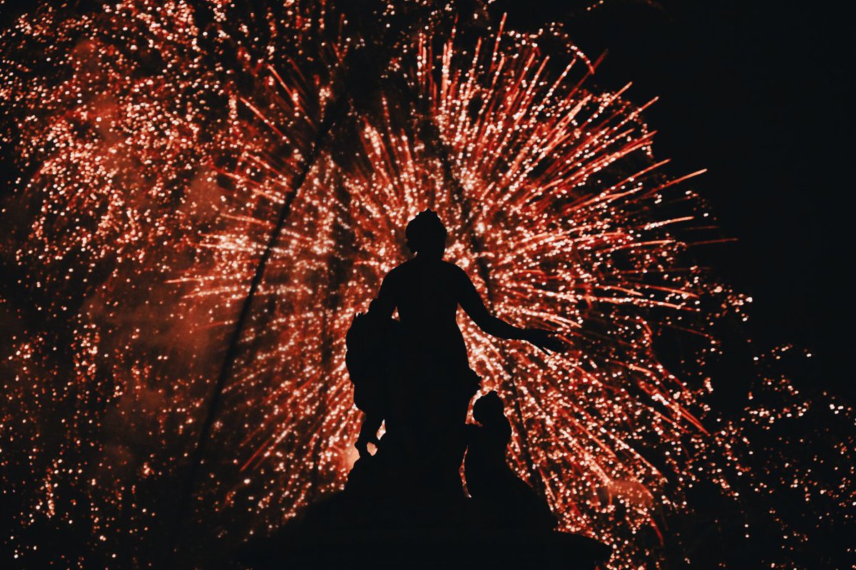CVSpectacles's tweet photo. 👏 Clap de fin sur la saison 2022 des Grandes Eaux Nocturnes  du @CVersailles, avec hier soir l’édition spéciale des Nocturnes Électro 🤩 !

📷 Anthony Ghnassia https://t.co/XtD6D31lHu