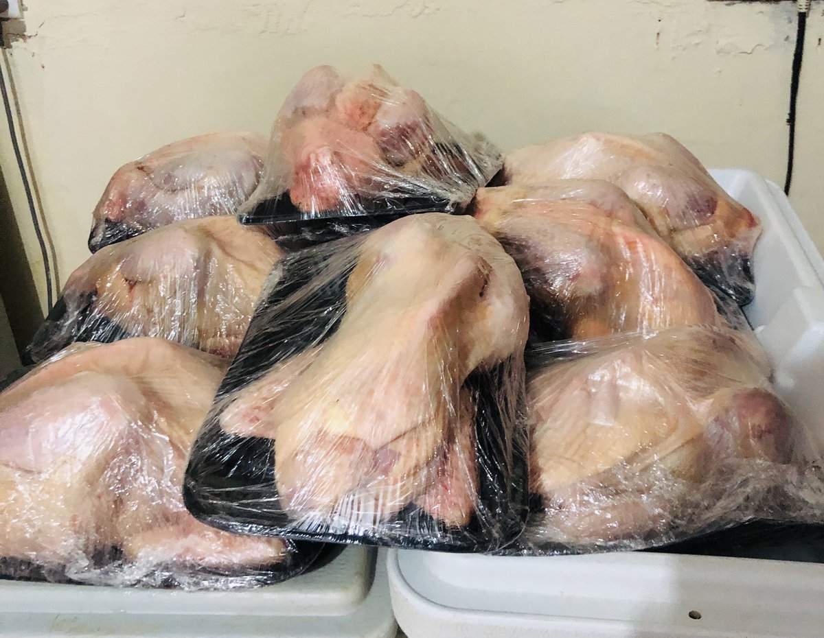 TheYoungFarmer's tweet image. The power of social media !A couple of weeks ago I posted about my day in the market selling village chickens. A prestigious hotel saw my post and have put me on as a supplier. Keep posting you really never know who’s watching. 2nd delivery today 🥳🙌🏾