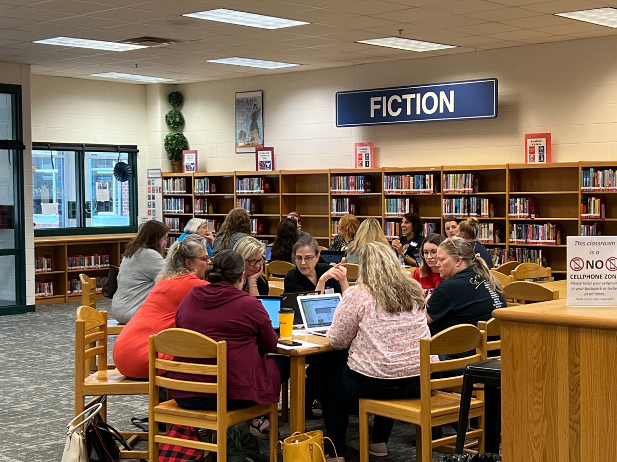 LCPS_CTAE's tweet photo. #LCPSCTE teachers engaging with CLTs to enrich instructional planning and delivery of work-based learning. Thank you @BelmontRidge for hosting CTE middle school teachers this morning! https://t.co/0v4EbfnqZS