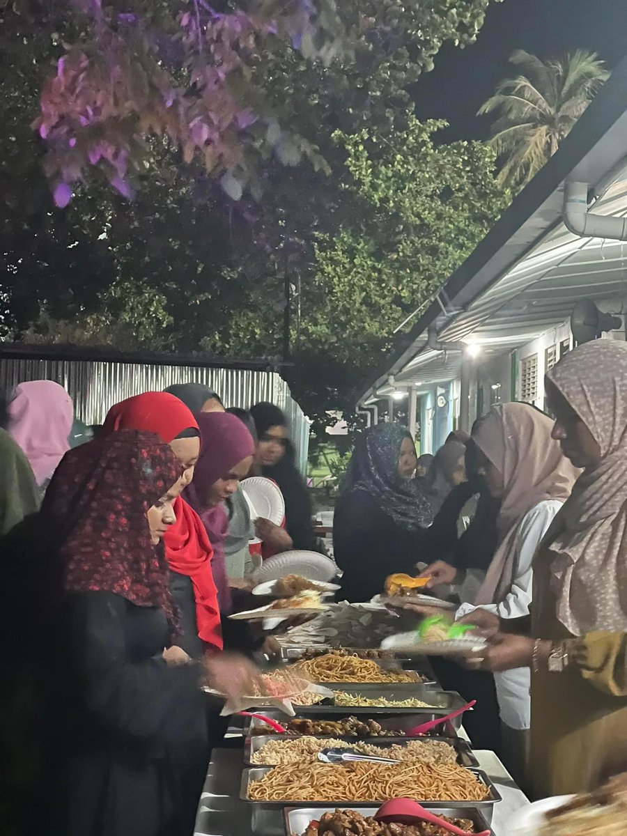 “ހަންހާރަވެތި ބެލެނިވެރިން” ♥️
ލޯބިވާ ބެލެނިވެރިންގެ ދުވަސް ފާހަގަ ކުރުމުގެ ގޮތުން  ބޭއްވުނު ރޭގަނޑުގެ ޖާފަތް.
މި ހަރަކާތް ކުލަގަދަކޮށް ގެންދިއުމަށް  އައްސޭރި ޕްރިޒަންސް އަދި ހިންމަފުށީ ކައުންސިލް އިން ވެދެއްވި އެހީ ފާހަގަ ކޮށް ޙާއްސަ ޝުކުރު ދަންނަވަން.
<a href="/MoEdumv/">Ministry of Education</a>  <a href="/K_Himmafushi/">Himmafushi Council</a>