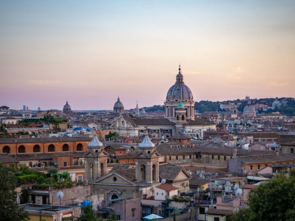 retepiu's tweet photo. Diocesi di Roma: i "cantieri" e gli incontri nei settori - https://t.co/MCTiRP3r4H https://t.co/kVVJnZM85o