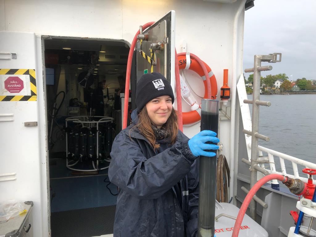 msmjetten's tweet photo. #MARIX ERC Synergy team members fieldwork on #Nitrogen &amp; #Methane cycling in Stockholm Archipelago on board R/V Electra with Nicky Dotsios @JessicaVenetz @OlgaZygad @WytzeLenstra Niels v Helmond. photo credits @CarolineSlomp 
support @ERC_Research @RIBESresearch @NESSCresearch https://t.co/IuQ1lXDbKg