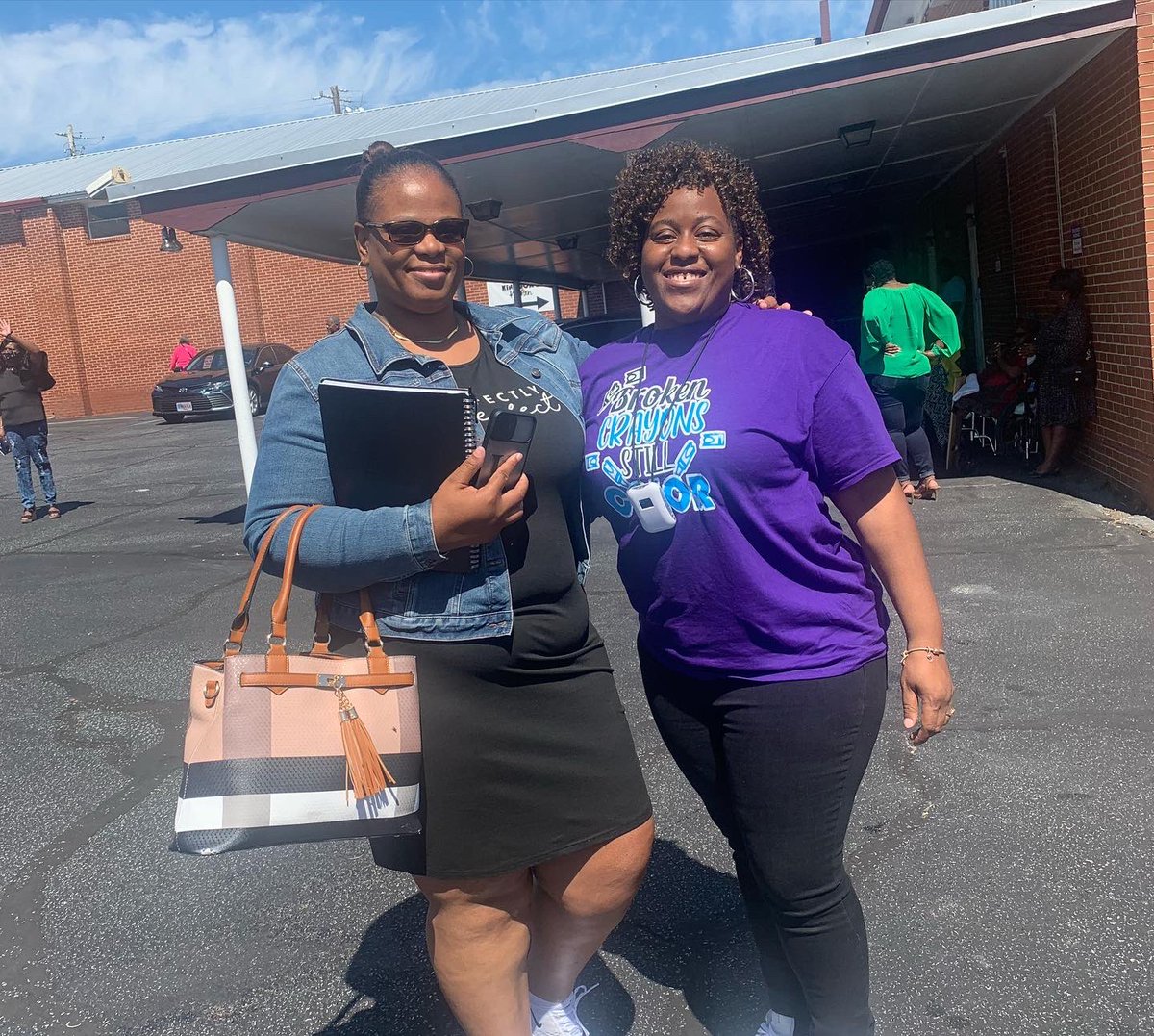 efvm_hq's tweet photo. Yesterday, we recognized #SuicidePrevention Awaereness Month during our “Broken Crayons Still Color” Youth Sunday worship experience! Afterwards, we passed out lunch and other goodies to the youth! #EFVM https://t.co/mnQZvns978