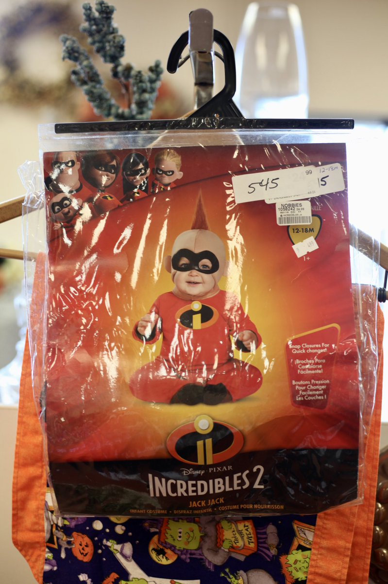 HandMeUpsNe's tweet image. Get Halloween ready at Hand Me-Ups today! We have a variety of costumes, decorative pieces, and more! Get them while you can👻

#Halloween #Omaha #Thrift #ThriftStore